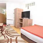 Dino Apartmán