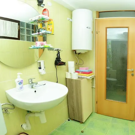 Dino Apartmán